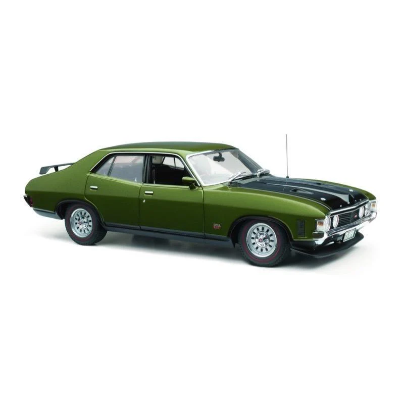 CLASSIC CARLECTABLES 1:18 FORD XA FALCON SEDAN JEWEL GREEN RPO83