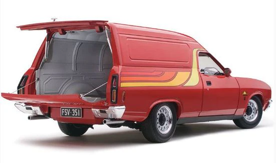 CLASSIC CARLECTABLES 1:18 FORD XC SUNDOWNER - RED FLAME SCALE MODEL - Image 10