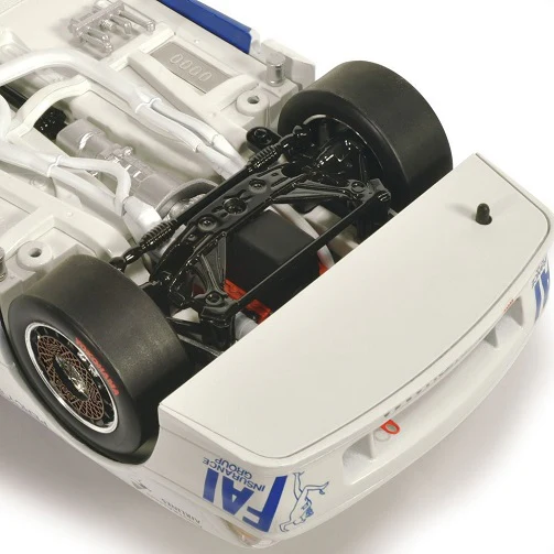 CLASSIC CARLECTABLES 1:18 HOLDEN VL COMMODORE 1988 BATHURST - Image 4