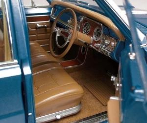 CLASSIC CARLECTABLES 1:18 HOLDEN HR PREMIER-HACIENDA BLUE METALLIC - Image 3