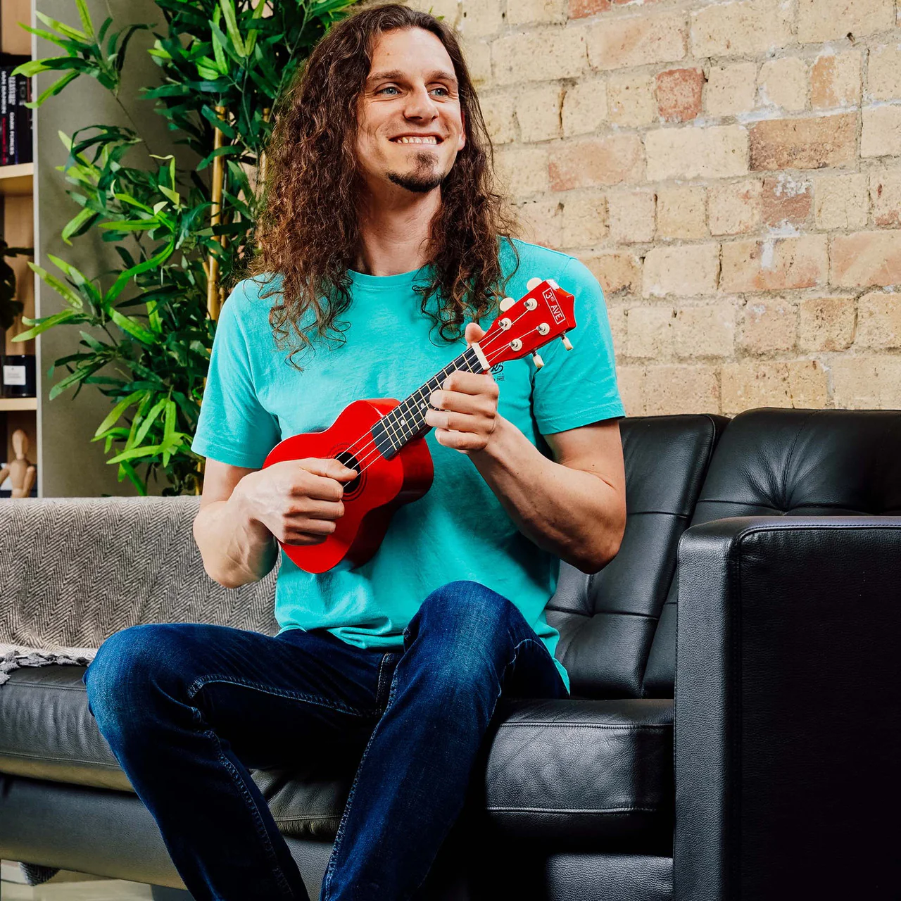 3RD AVENUE SOPRANO UKULELE - RED - Image 5