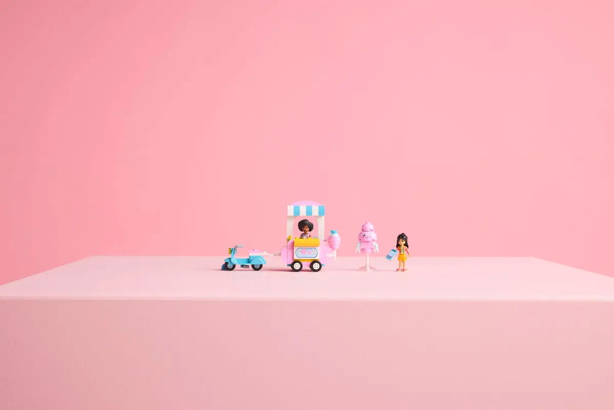 LEGO 42643 FRIENDS COTTON CANDY STAND AND SCOOTER - Image 8