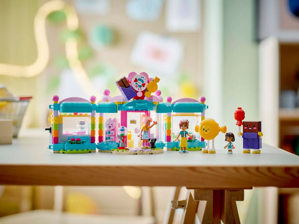 LEGO 42649 FRIENDS  HEARTLAKE CITY CANDY STORE - Image 7