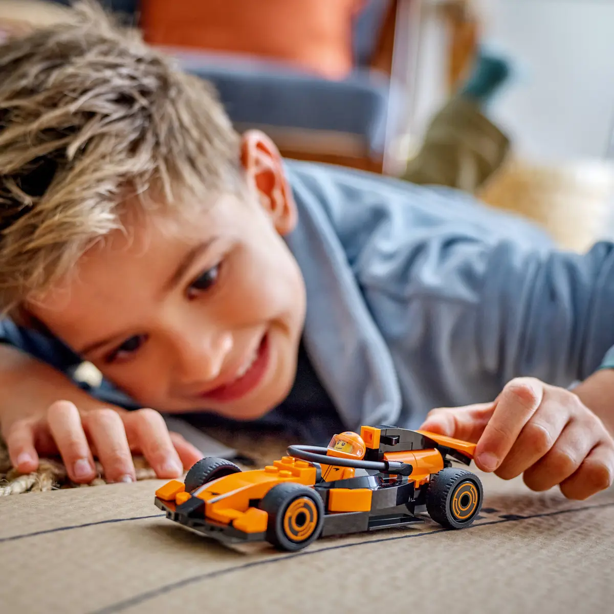 LEGO 60442 CITY F1® DRIVER WITH MCLAREN RACE CAR - Image 5