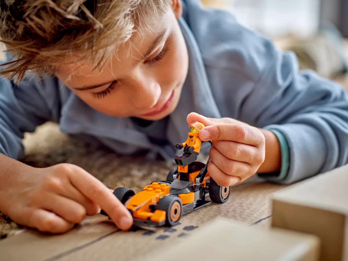 LEGO 60442 CITY F1® DRIVER WITH MCLAREN RACE CAR - Image 6
