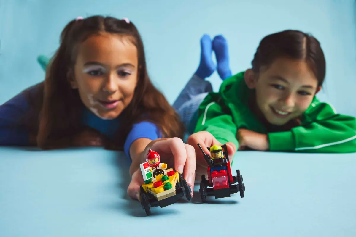 LEGO 60458 CITY - PIZZA VS FIRE TRUCK RACE CAR PACK - Image 4