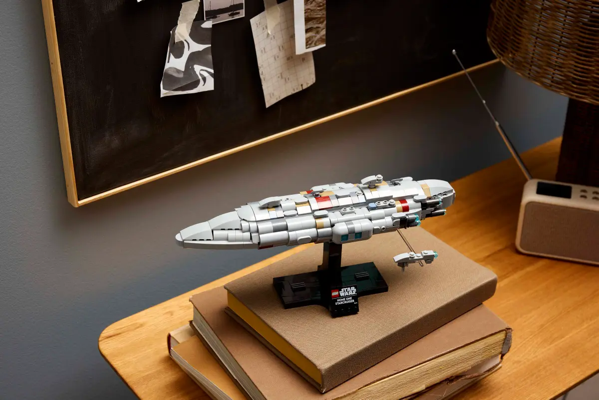 LEGO 75405 STAR WARS HOME ONE STARCRUISER - Image 8