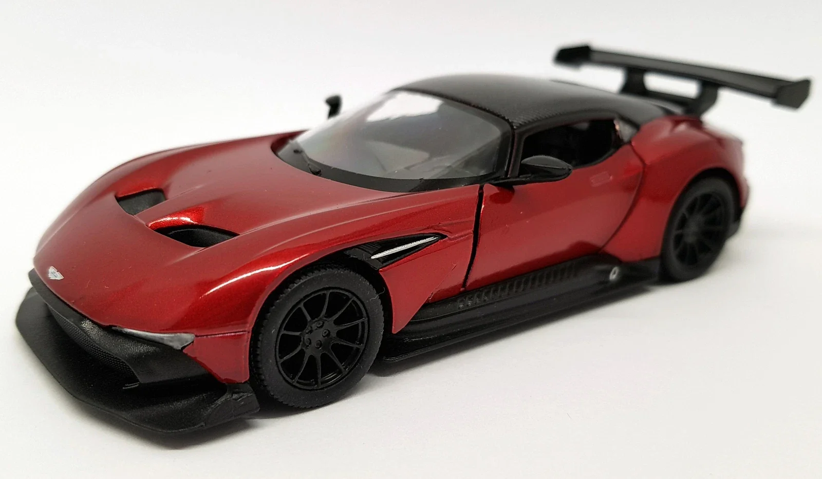 ASTON MARTIN VULCAN 1:38 PULL BACK CAR - RED