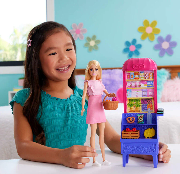 BARBIE AND TERESA RECIPE FOR FRIENDSHIP MALIBU BARBIE AT THE MARKET DOLL AND PLAYSET - Image 3