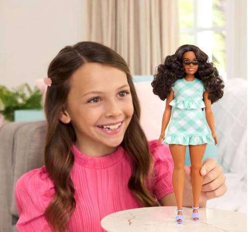BARBIE FASHIONISTAS #240 GREEN GINGHAM DRESS - Image 3