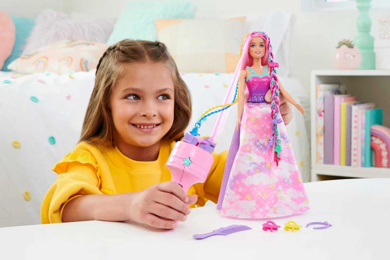 BARBIE DREAMTOPIA - TWIST AND STYLE HAIRSTYLIST DOLL - Image 2