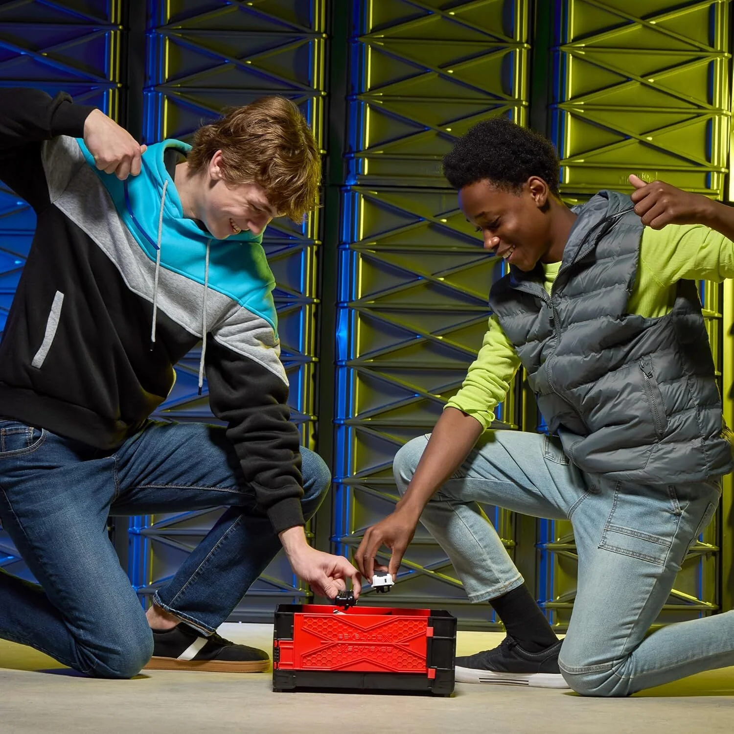BEYBLADE X CLASH AND CARRY COMBAT MOBILE BEYSTADIUM - Image 5