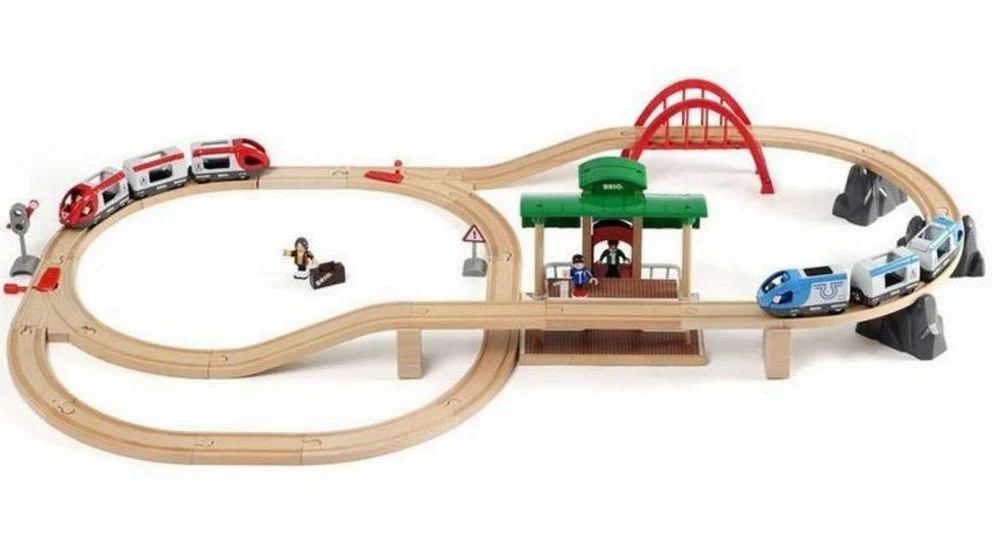 BRIO TRAVEL SWITCHING RAILWAY SET 42 PIECES - Image 2