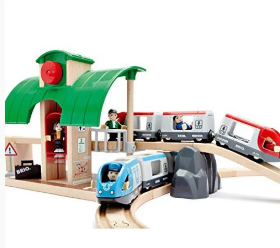 BRIO TRAVEL SWITCHING RAILWAY SET 42 PIECES - Image 3