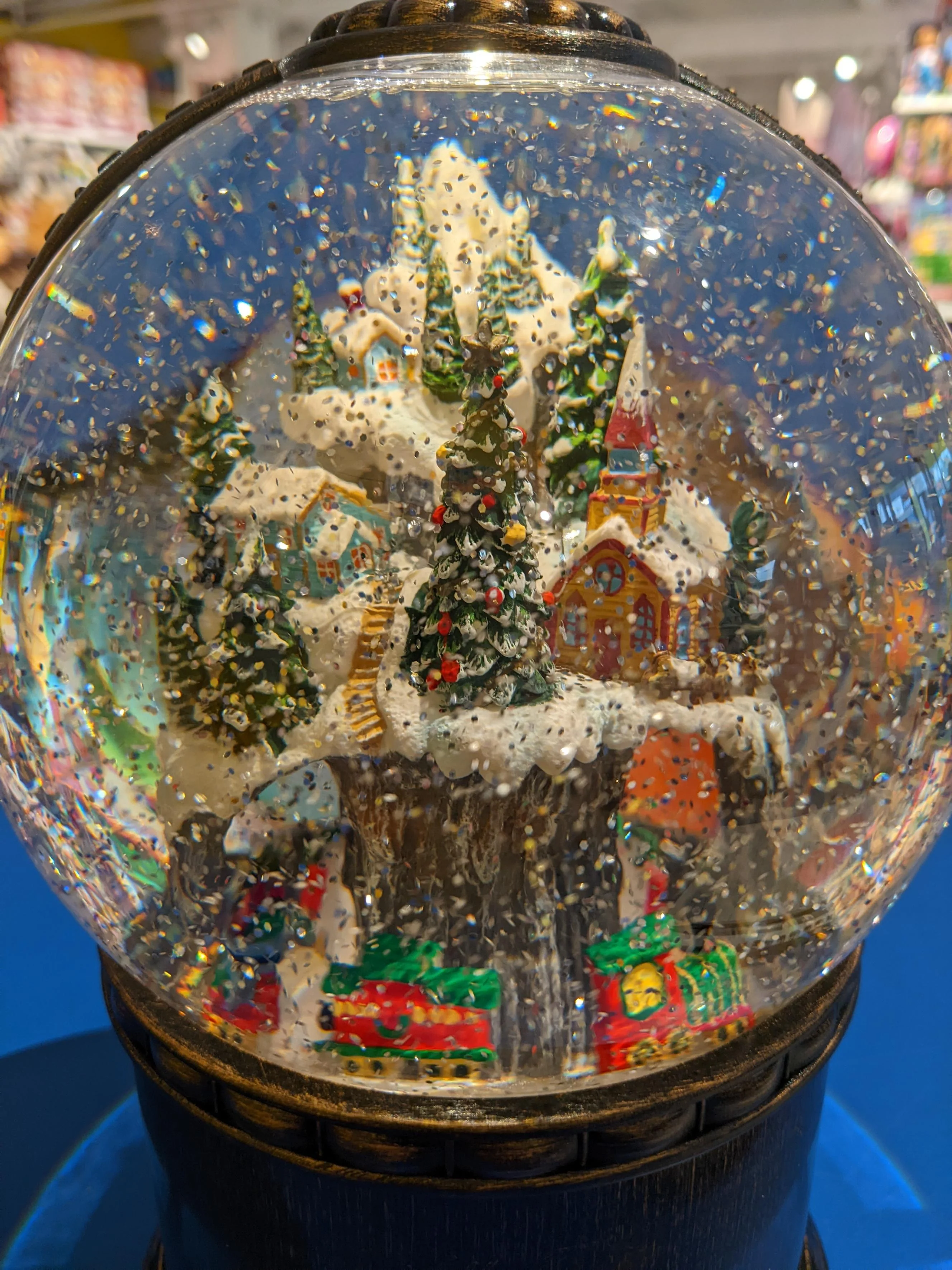 CHRISTMAS GLOBE VILLAGE TRAIN - Image 2