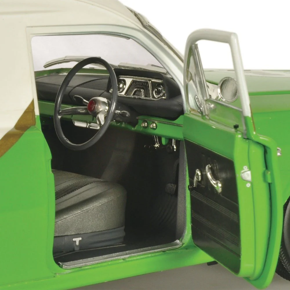 CLASSIC CARLECTABLE 1:18 HOLDEN EH PANEL VAN - TASTES OF AUSTRALIA COLLECTION MILO - Image 4