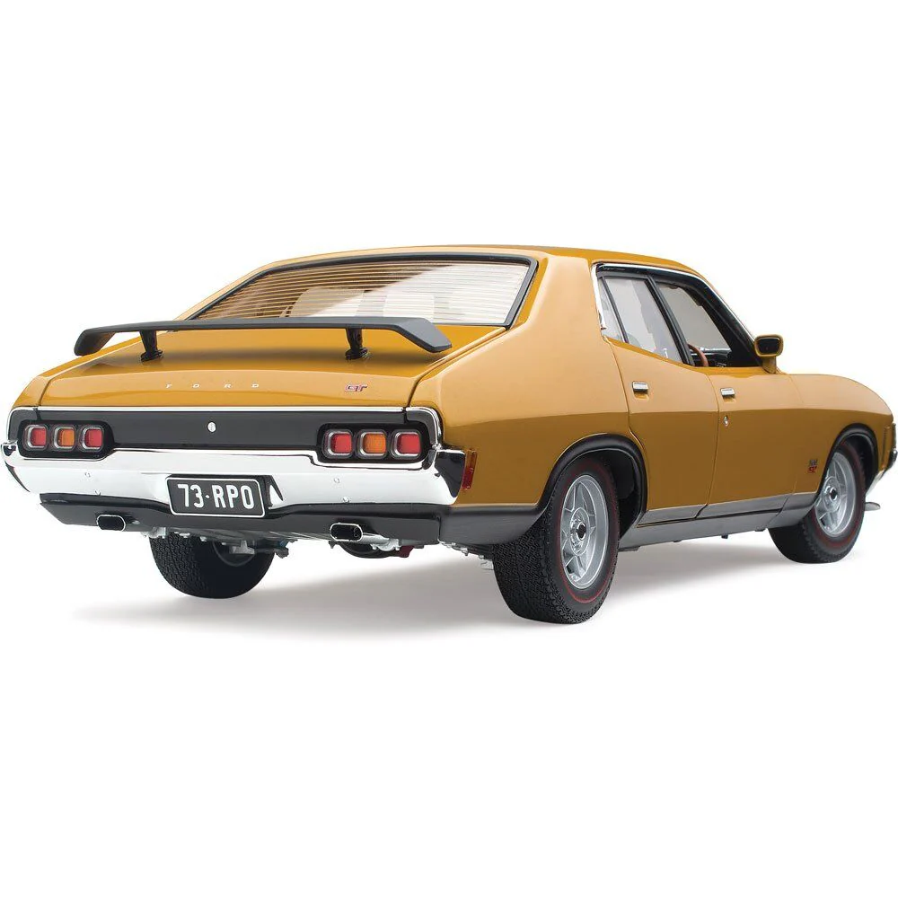 CLASSIC CARLECTABLES 1:18 FORD XA FALCON RPO83 SEDAN SUMMER GOLD - Image 2