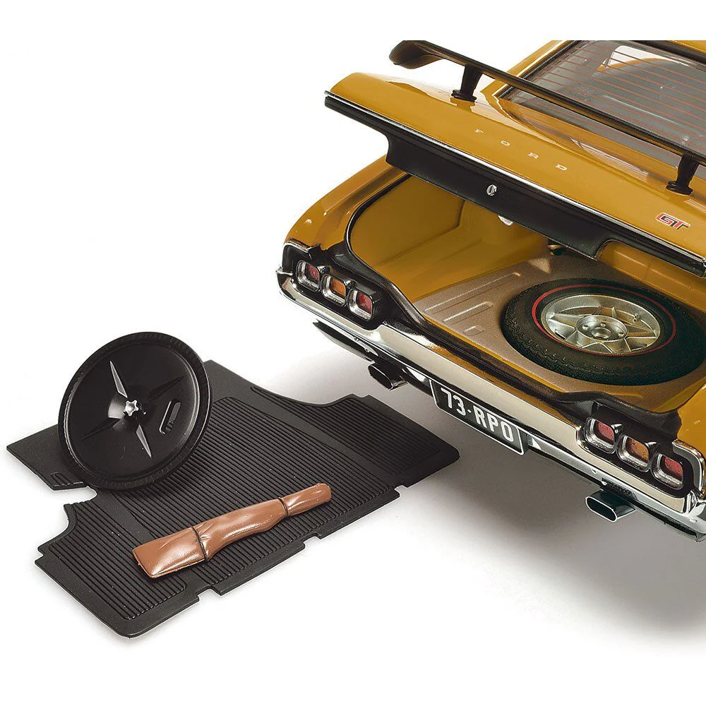 CLASSIC CARLECTABLES 1:18 FORD XA FALCON RPO83 SEDAN SUMMER GOLD - Image 6