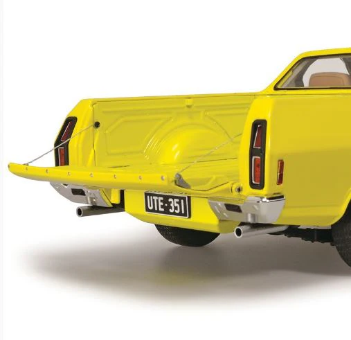 CLASSIC CARLECTABLES 1:18 FORD XC UTILITY PINE N LIME - Image 5
