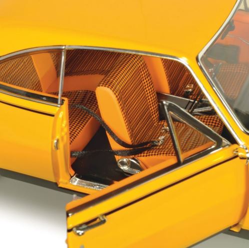 CLASSIC CARLECTABLES 1:18 HOLDEN HG MONARO GTS 350 - INDY ORANGE - Image 7