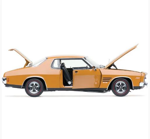 CLASSIC CARLECTABLES 1:18 HOLDEN HQ GTS MONARO - Image 6