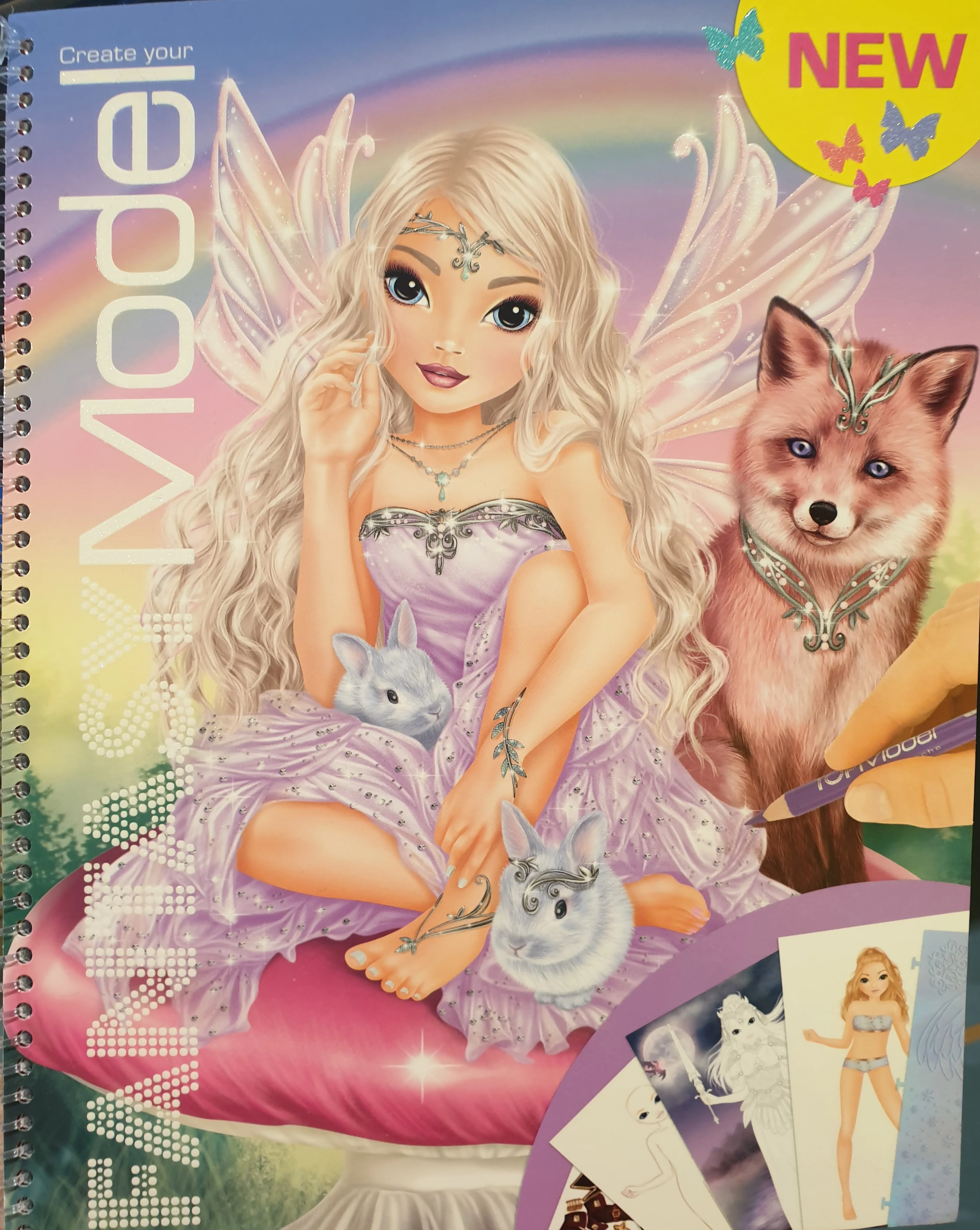CREATE YOUR FANTASY MODEL BOOK