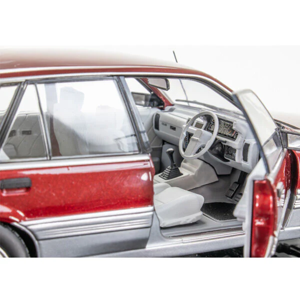 DDA 1:24 HOLDEN VL CALAIS - RED/SILVER - Image 4
