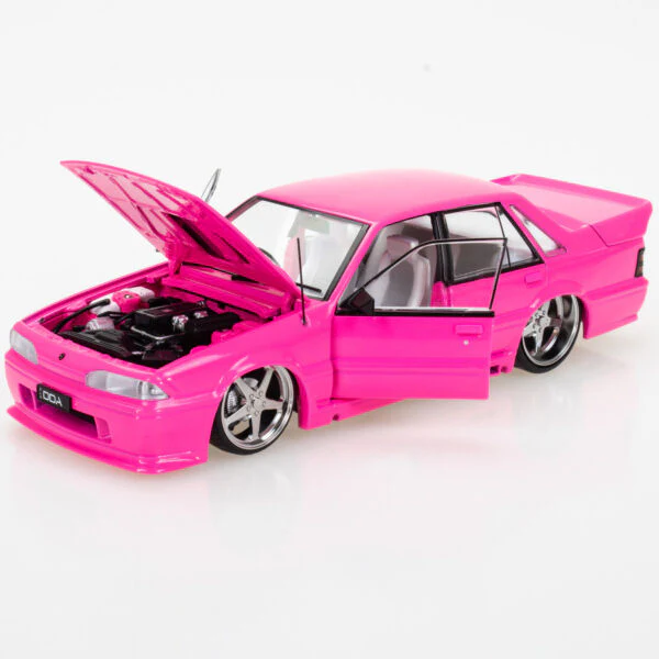 DDA 1:24 HOLDEN VL WALKINSHAW CUSTOM - HOT PINK - Image 2
