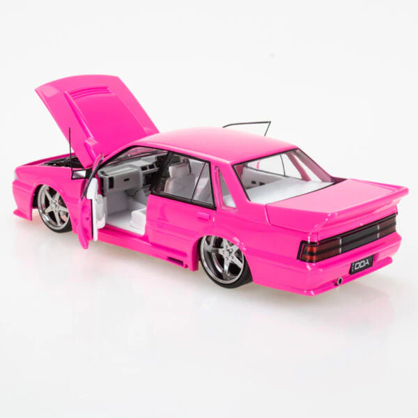 DDA 1:24 HOLDEN VL WALKINSHAW CUSTOM - HOT PINK - Image 3
