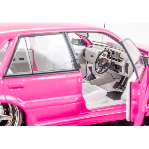 DDA 1:24 HOLDEN VL WALKINSHAW CUSTOM - HOT PINK - Image 4
