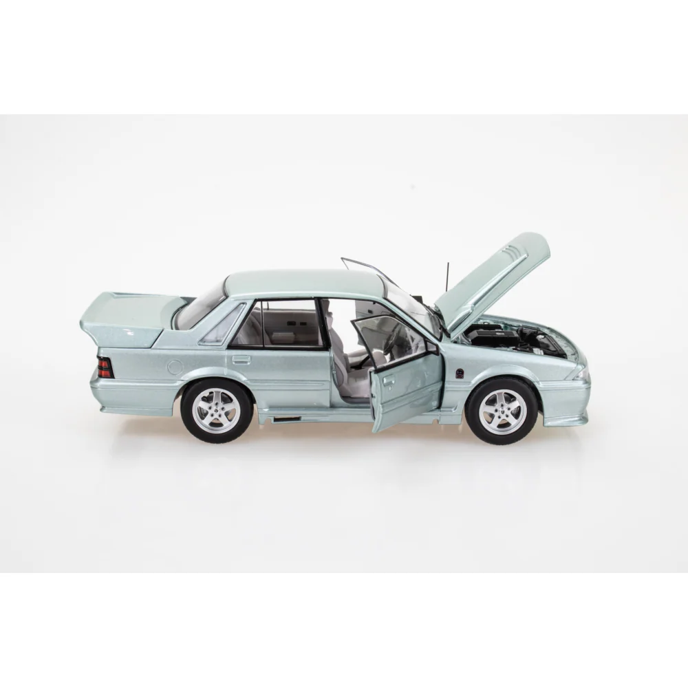 DDA 1:24 HOLDEN VL WALKINSHAW - PANORAMA SILVER - Image 3