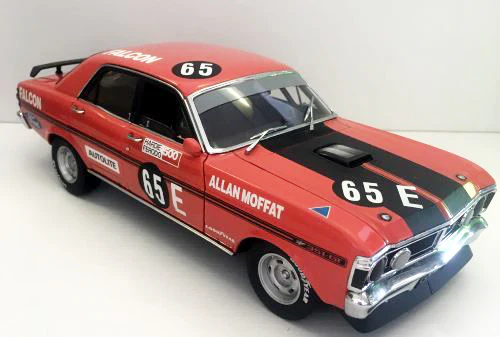 CLASSIC CARLECTABLES 1:18 FORD XY FALCON GT-HO 1971 BATHURST 1:18 SCALE