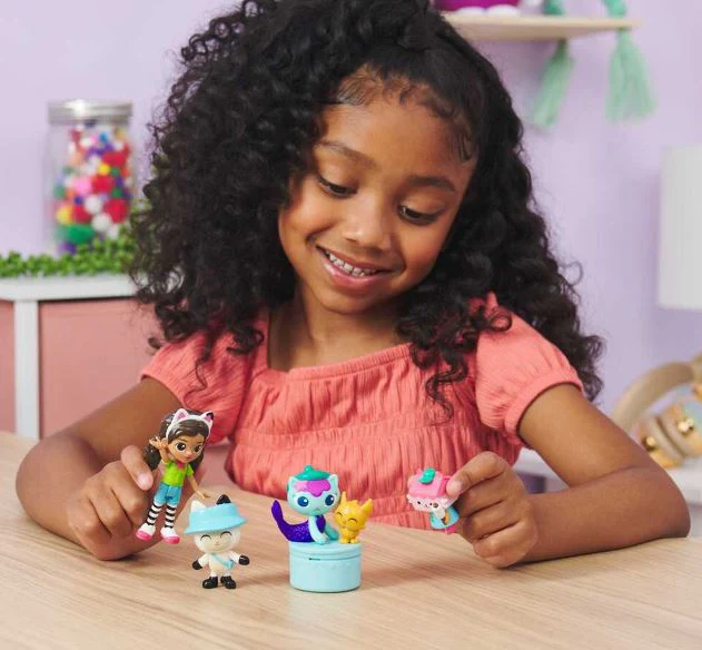 GABBYS DOLLHOUSE - GABBY AND FRIENDS CAMPING FIGURES - Image 3