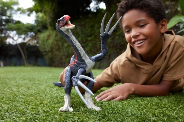 JURASSIC WORLD CHAOS THEORY SLASH N ROAR THERIZINOSAURUS - Image 4