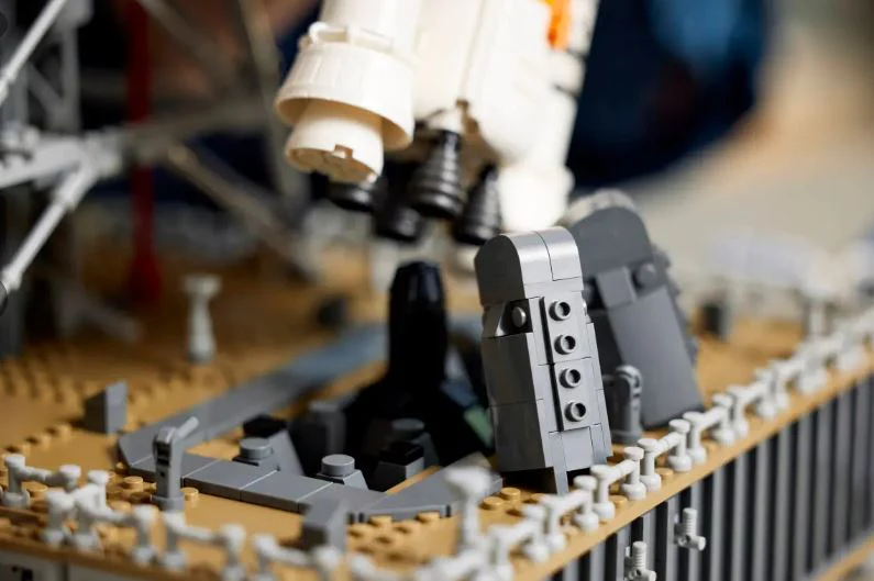 LEGO 10341 ICONS NASA ARTEMIS SPACE LAUNCH SYSTEM - Image 10