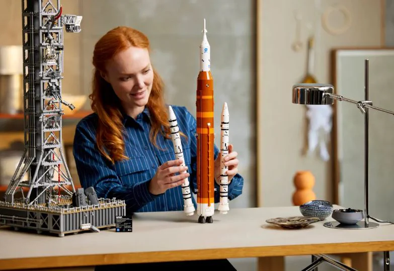 LEGO 10341 ICONS NASA ARTEMIS SPACE LAUNCH SYSTEM - Image 7