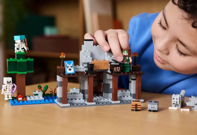 LEGO 21261 MINECRAFT - THE WOLF STRONGHOLD - Image 7