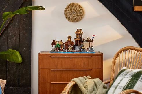 LEGO 21343 VIKING VILLAGE - Image 4