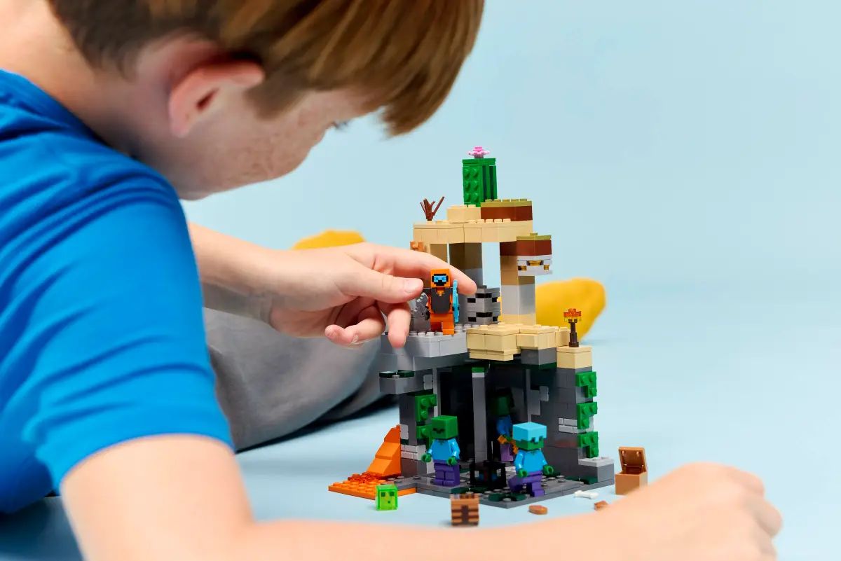 LEGO 21587 MINECRAFT - ZOMBIE DUNGEON - Image 7