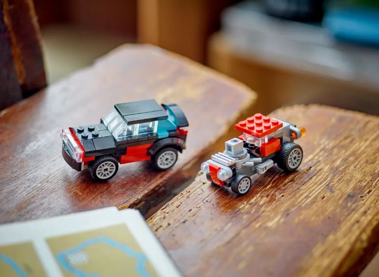 LEGO 31146 FLATBED TRUCK WITH HELICOPTER - Image 10