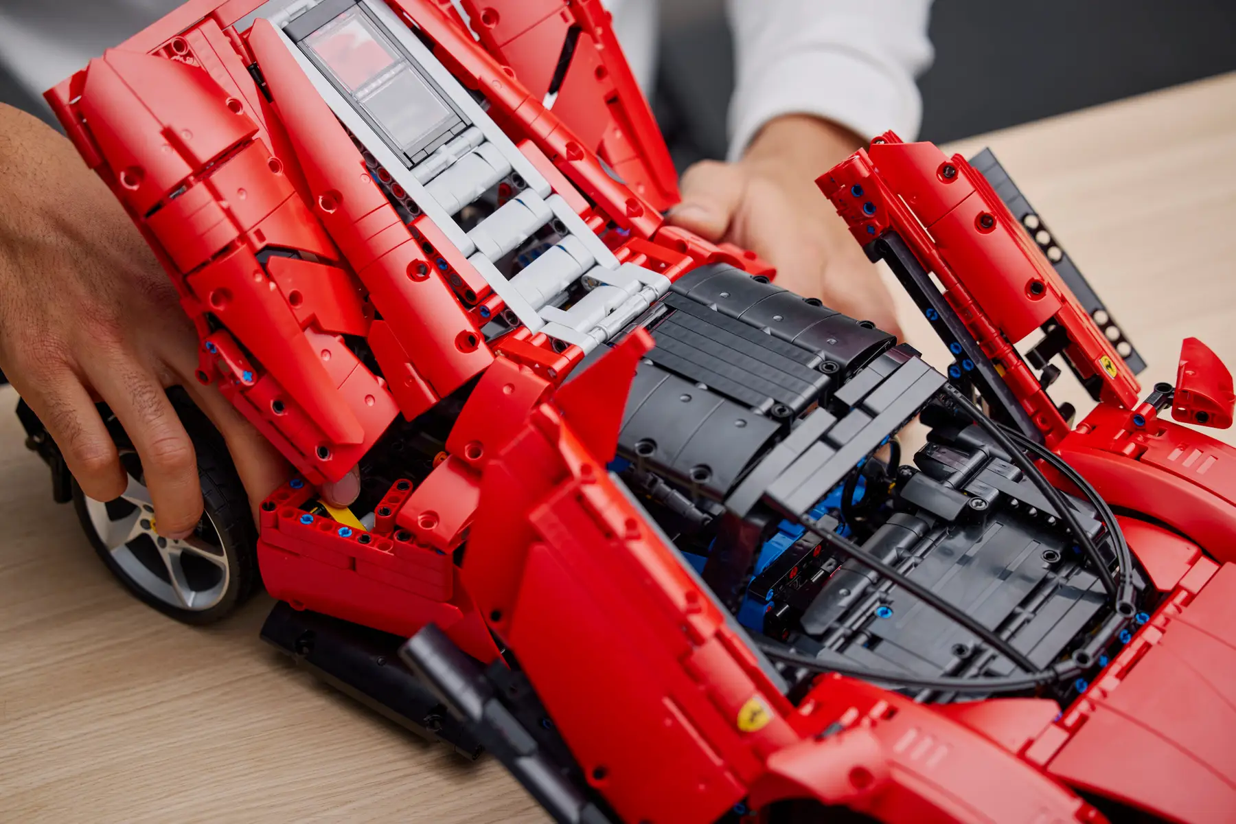 LEGO 42143 TECHNIC - FERRARI DAYTONA SP3 - Image 6