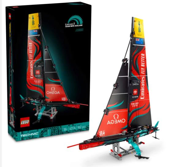 LEGO 42174 - TECHNIC - EMIRATES TEAM NEW ZEALAND AC75 YACHT - Image 2