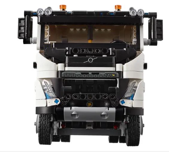 LEGO 42175 TECHNIC VOLVO FMX TRUCK & EC230 ELECTRIC EXCAVATOR - Image 4