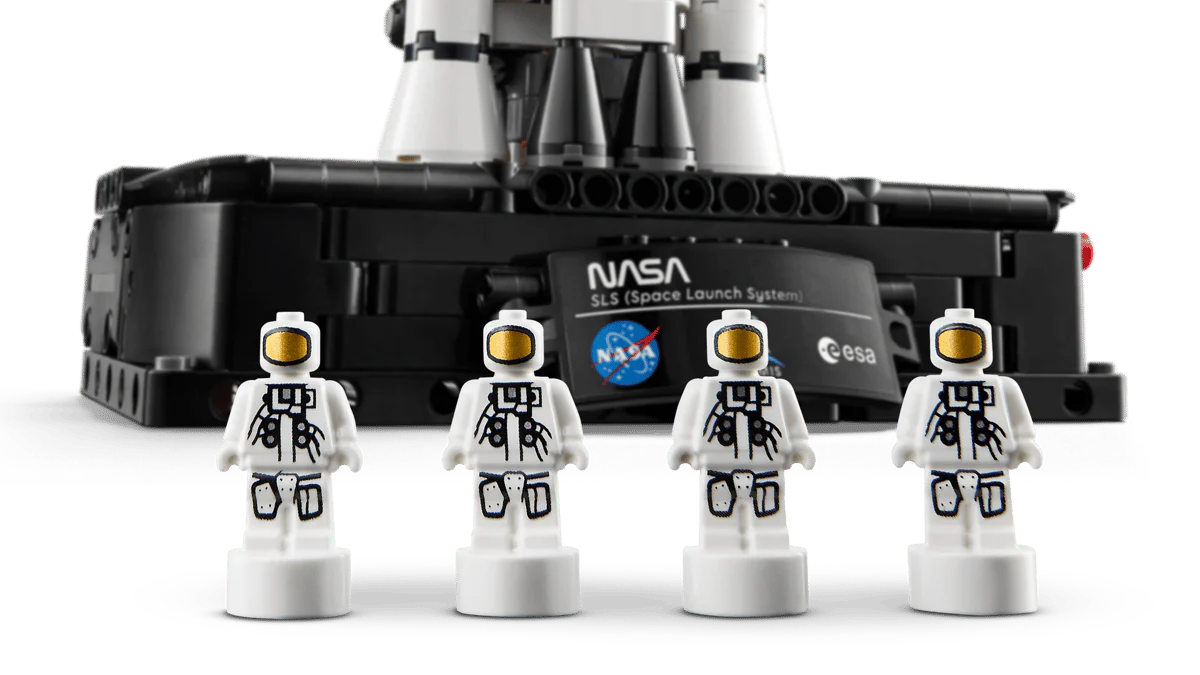 LEGO 42221 TECHNIC - NASA ARTEMIS SPACE LAUNCH SYSTEM ROCKET - Image 5