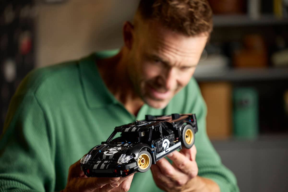 LEGO 42223 TECHNIC -1966 FORD GT40 MKII RACE CAR - Image 7
