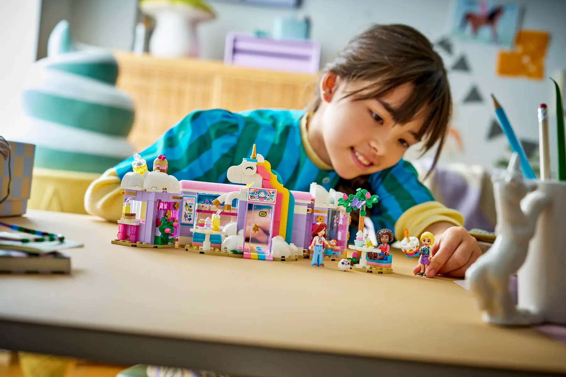 LEGO 42684 UNICORN DREAM CAFE - Image 7