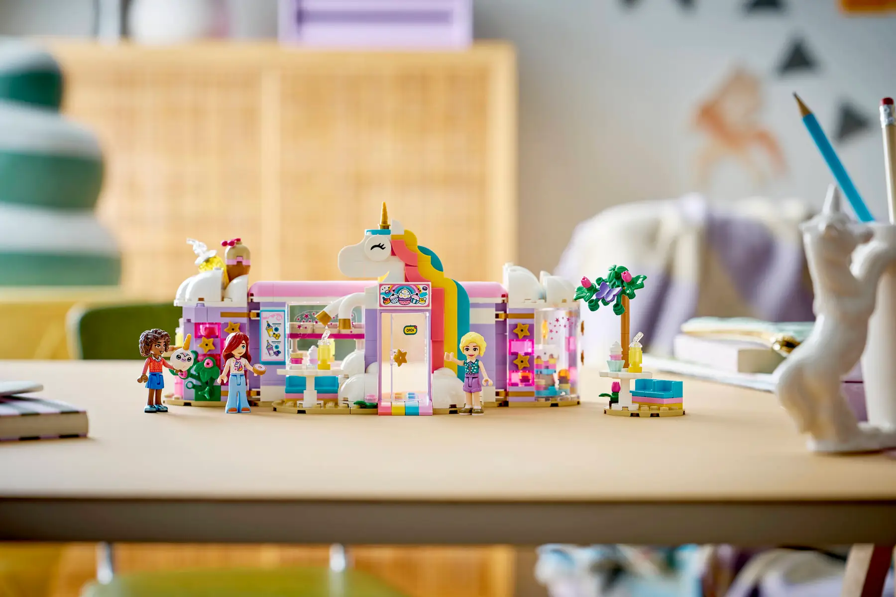 LEGO 42684 UNICORN DREAM CAFE - Image 9