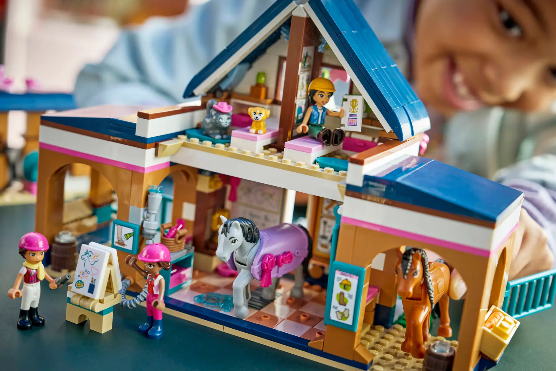 LEGO 42688 FRIENDS - HORSE STABLE AND RIDING ACADEMY - Image 9