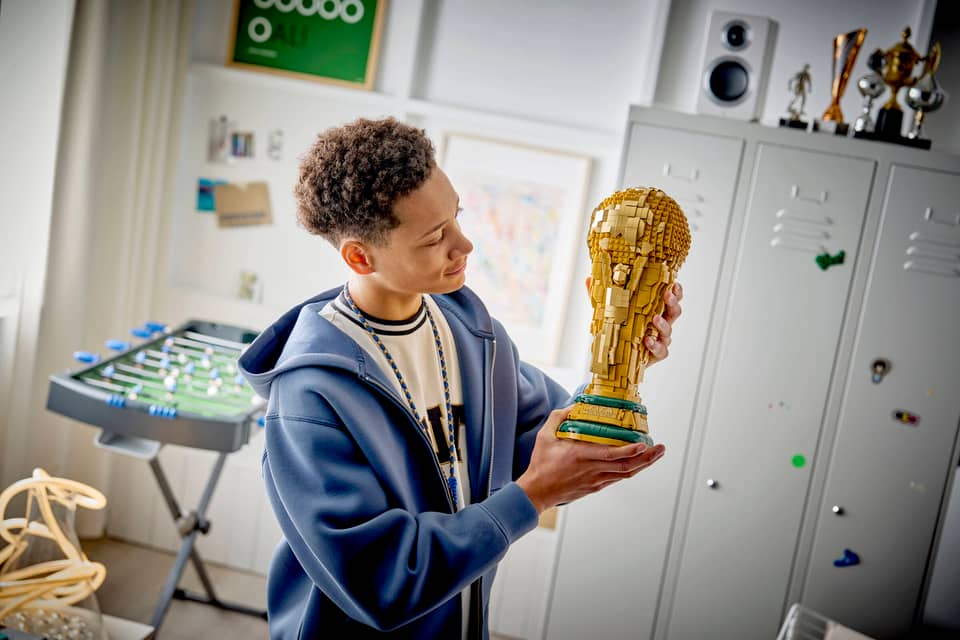 LEGO 43020 EDITIONS - FIFA WORLD CUP OFFICIAL TROPHY - Image 5