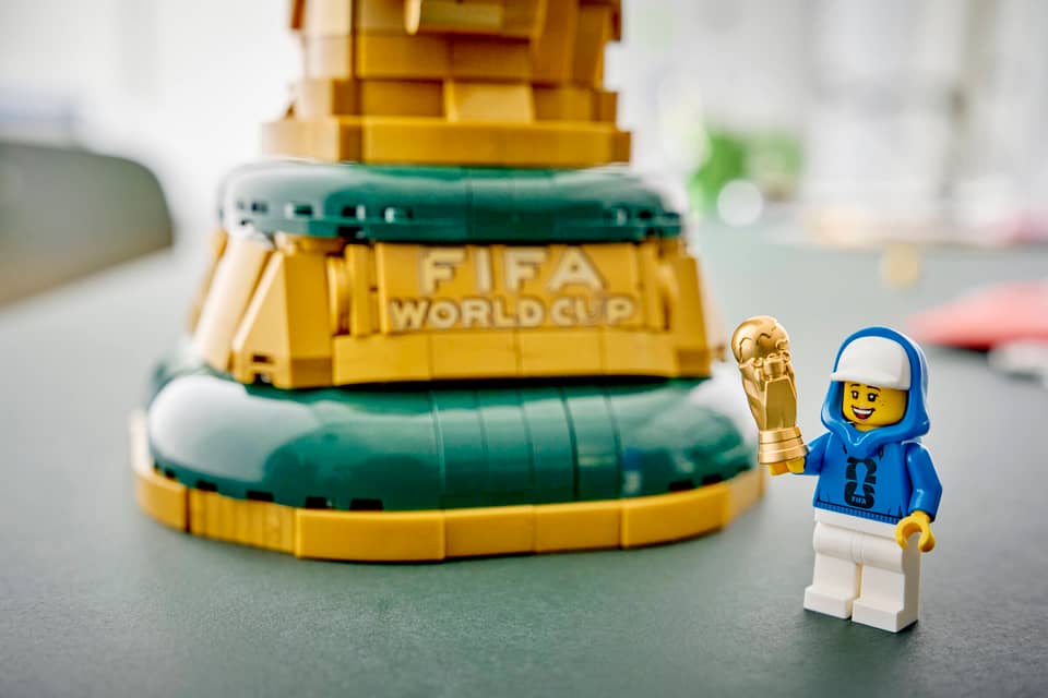 LEGO 43020 EDITIONS - FIFA WORLD CUP OFFICIAL TROPHY - Image 7